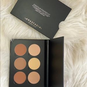 Anastasia Beverly Hills contour kit